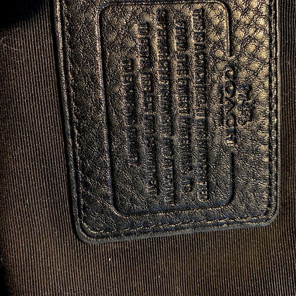 C O A C H Silver w/ crossbody strap Purse - Picture 10 of 11